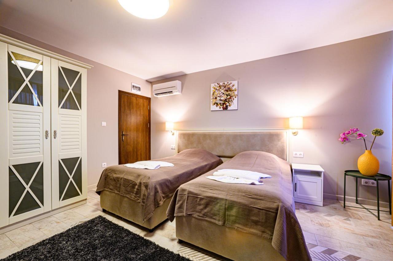 Antique Boutique Hotel Pavel Banya Exterior foto